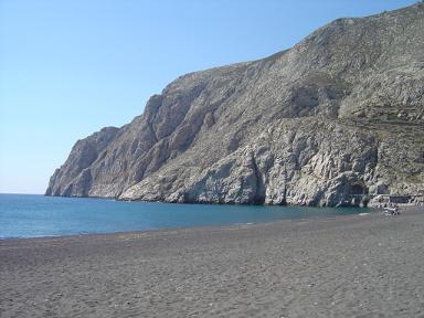 Santorini's black beach, very hot yet so cool!